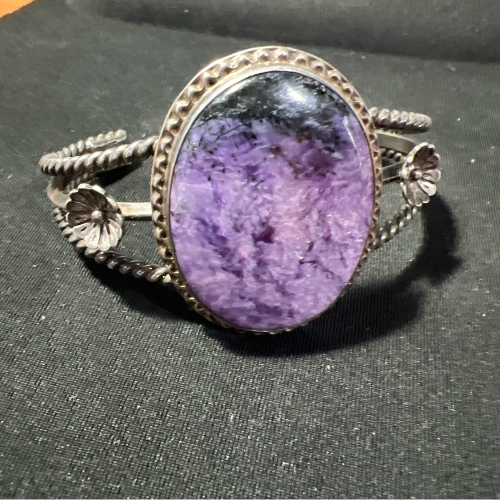 Native American Navajo Oval Purple Charoite Sterling Cuff Bracelet 478g Signed 899$